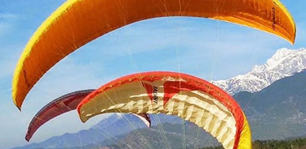 PARAGLIDING